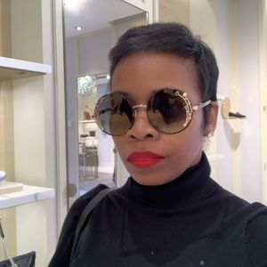 Meet your Posher, Kelli